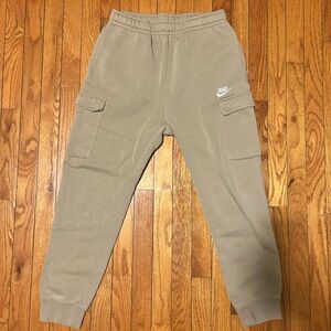 Nike Club Fleece Beige Cargo Joggers | Size Small (Men’s)